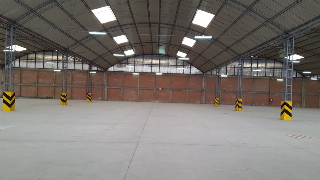 Interior de almacén — Servicio, Abastecimiento y Transporte E.I.R.L.